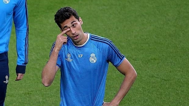 Arbeloa y Piqué vuelven a enfrentarse en Twitter